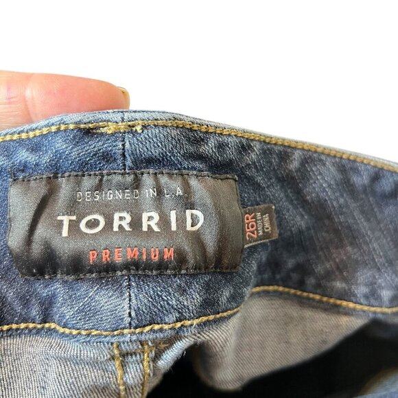 Torrid Womens Plus Skinny Jeans Distressed Detailing Medium Wash Denim SZ 26 - Picture 9 of 10